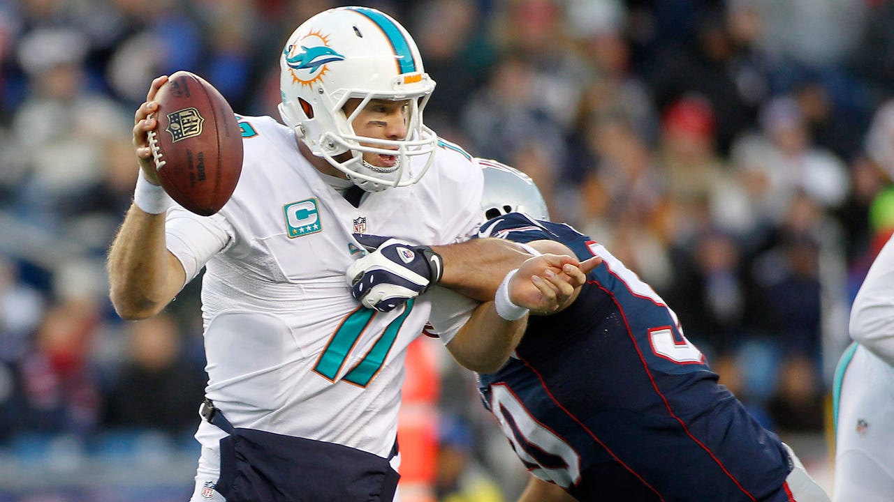 Dolphins observations: Late-season swoon all too familiar for Miami